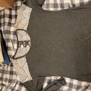 Quarter length super cute shirt Large